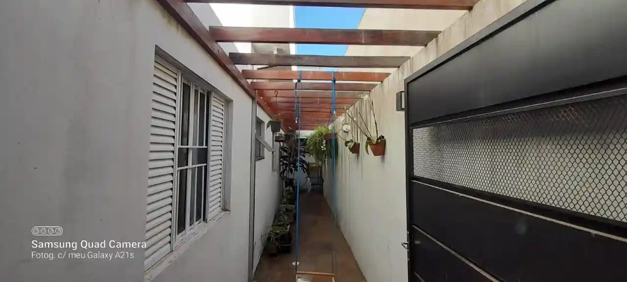 Casa com 3 quartos à venda, 250m² — foto 2 de 19