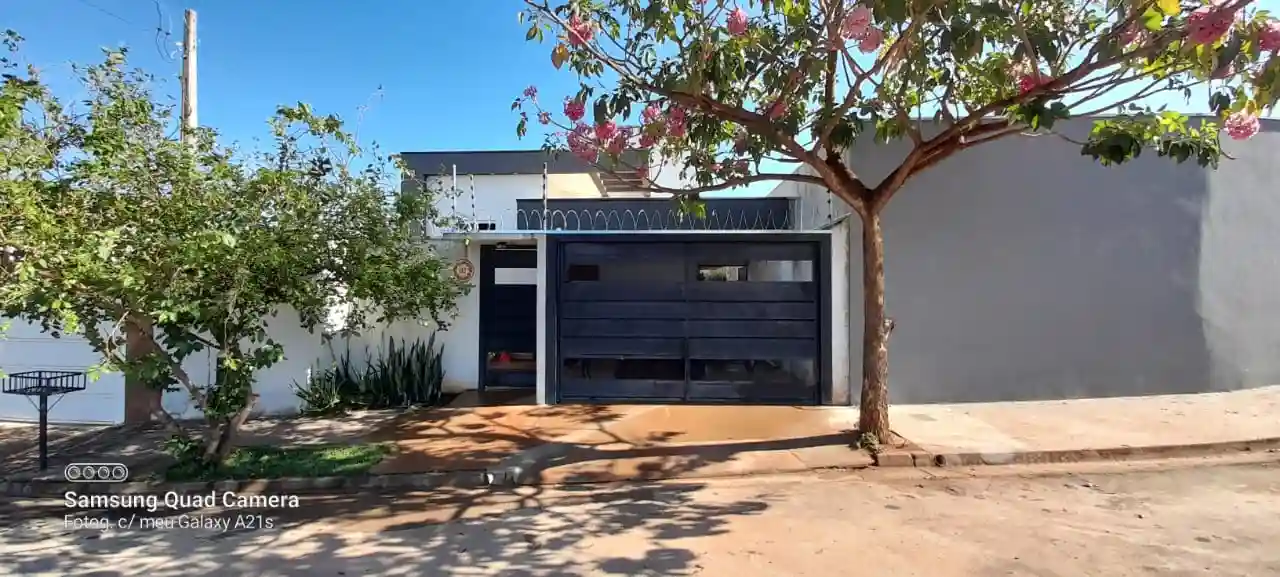 Casa com 3 quartos à venda, 250m² — foto 1 de 19