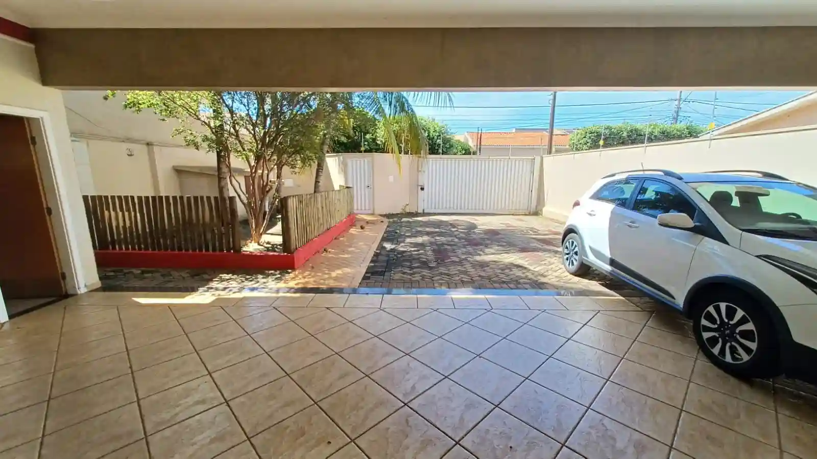 Casa com 3 quartos à venda, 180m² — foto 3 de 29