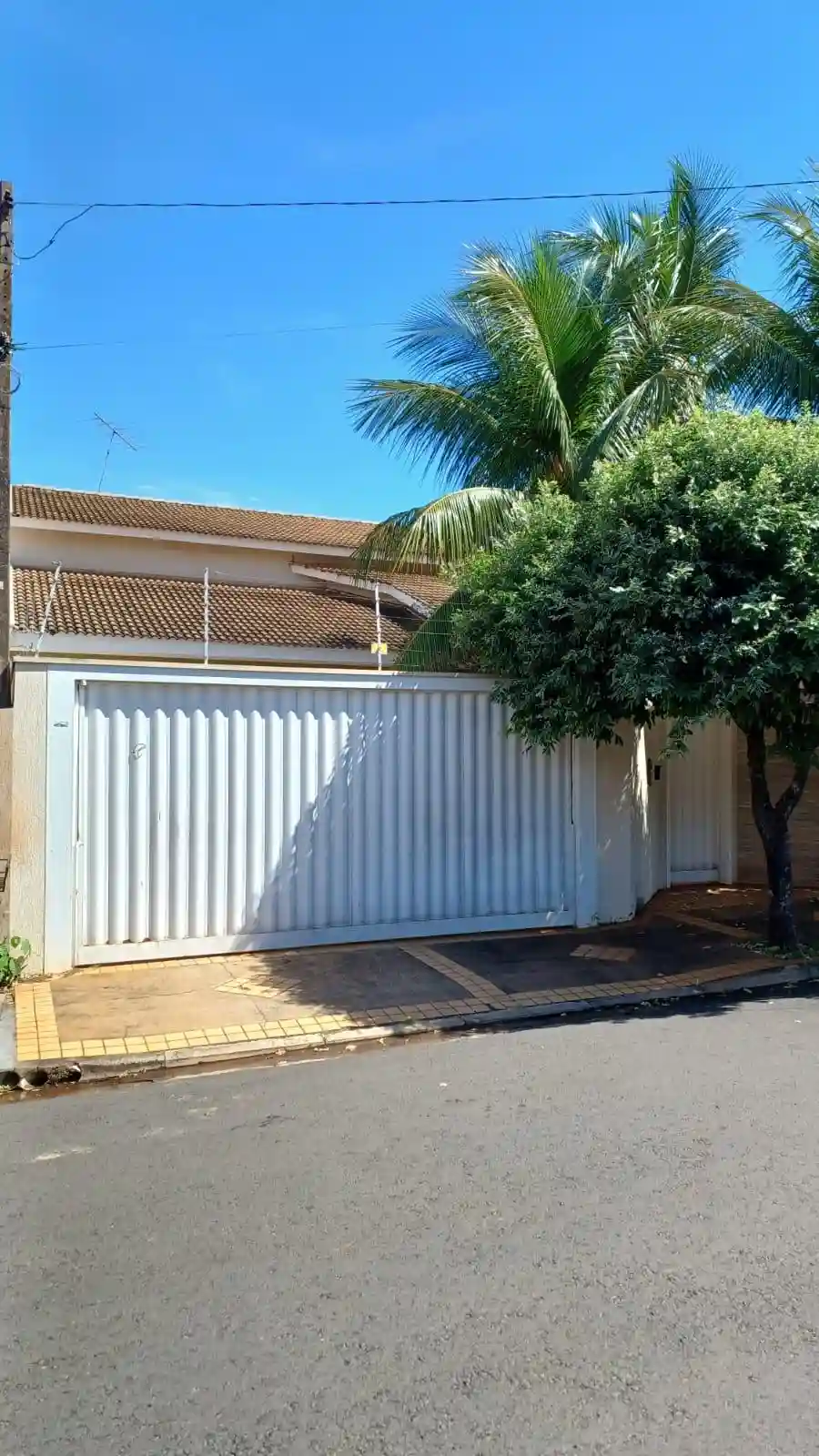 Casa com 3 quartos à venda, 180m² — foto 1 de 29