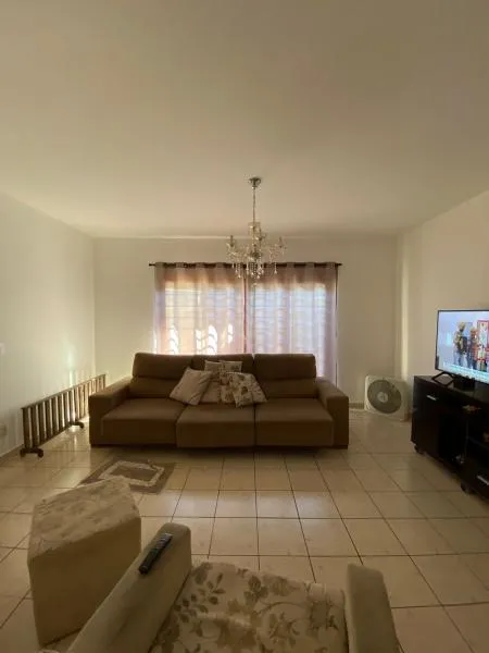 Casa à venda — foto 2 de 3
