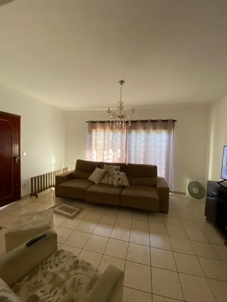 Casa à venda — foto 3 de 3