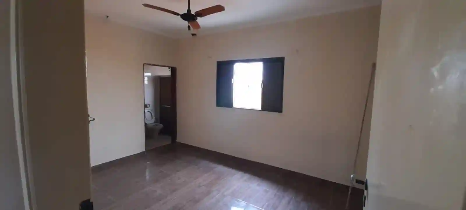 Casa com 3 quartos à venda, 180m² — foto 6 de 7