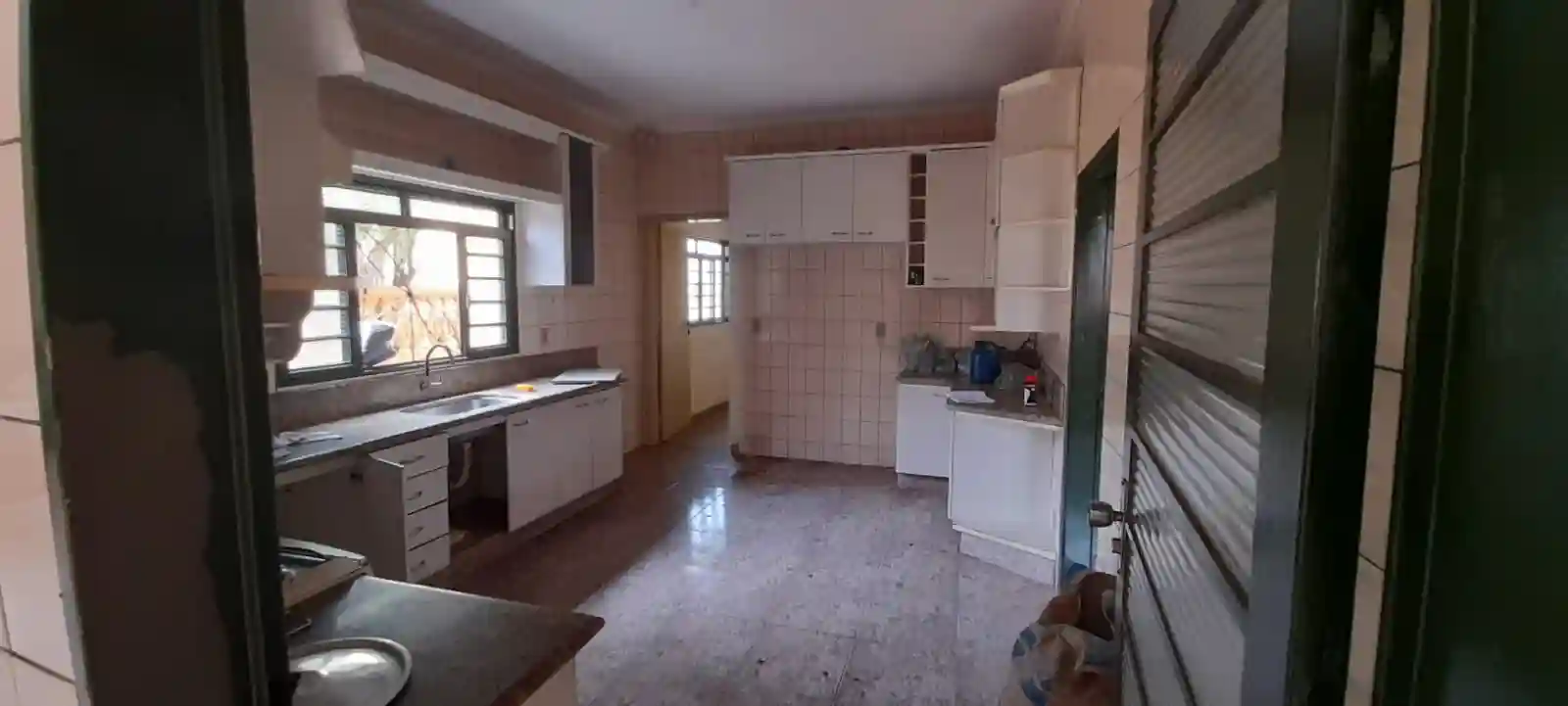 Casa com 3 quartos à venda, 180m² — foto 2 de 7