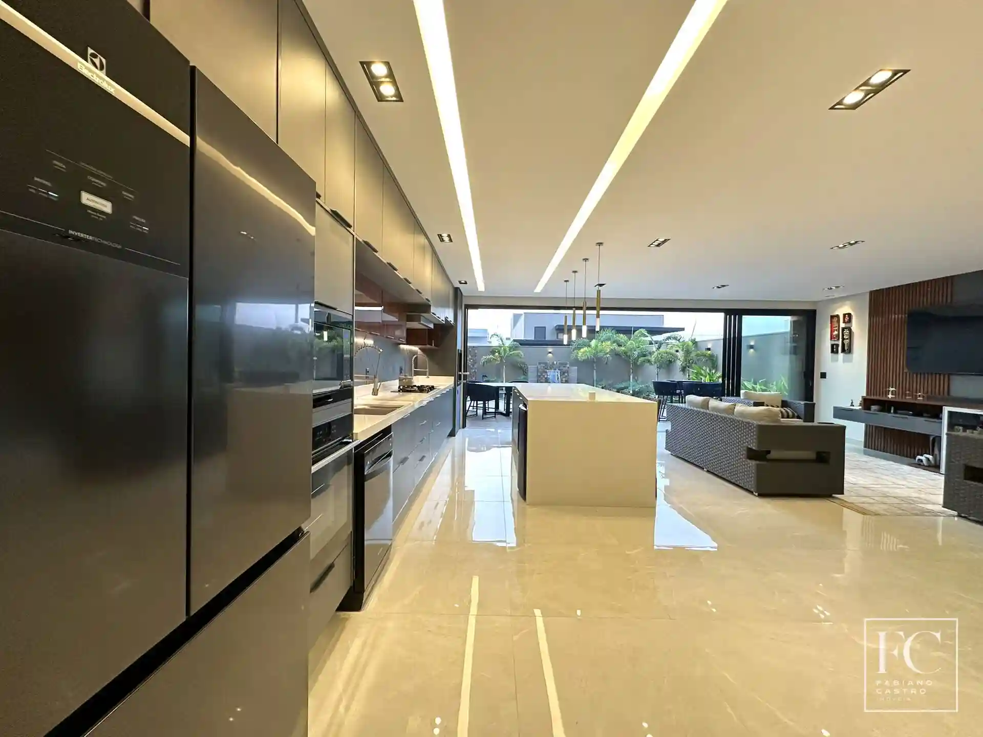 Casa de Condomínio com 3 quartos à venda, 304m² — foto 13 de 48