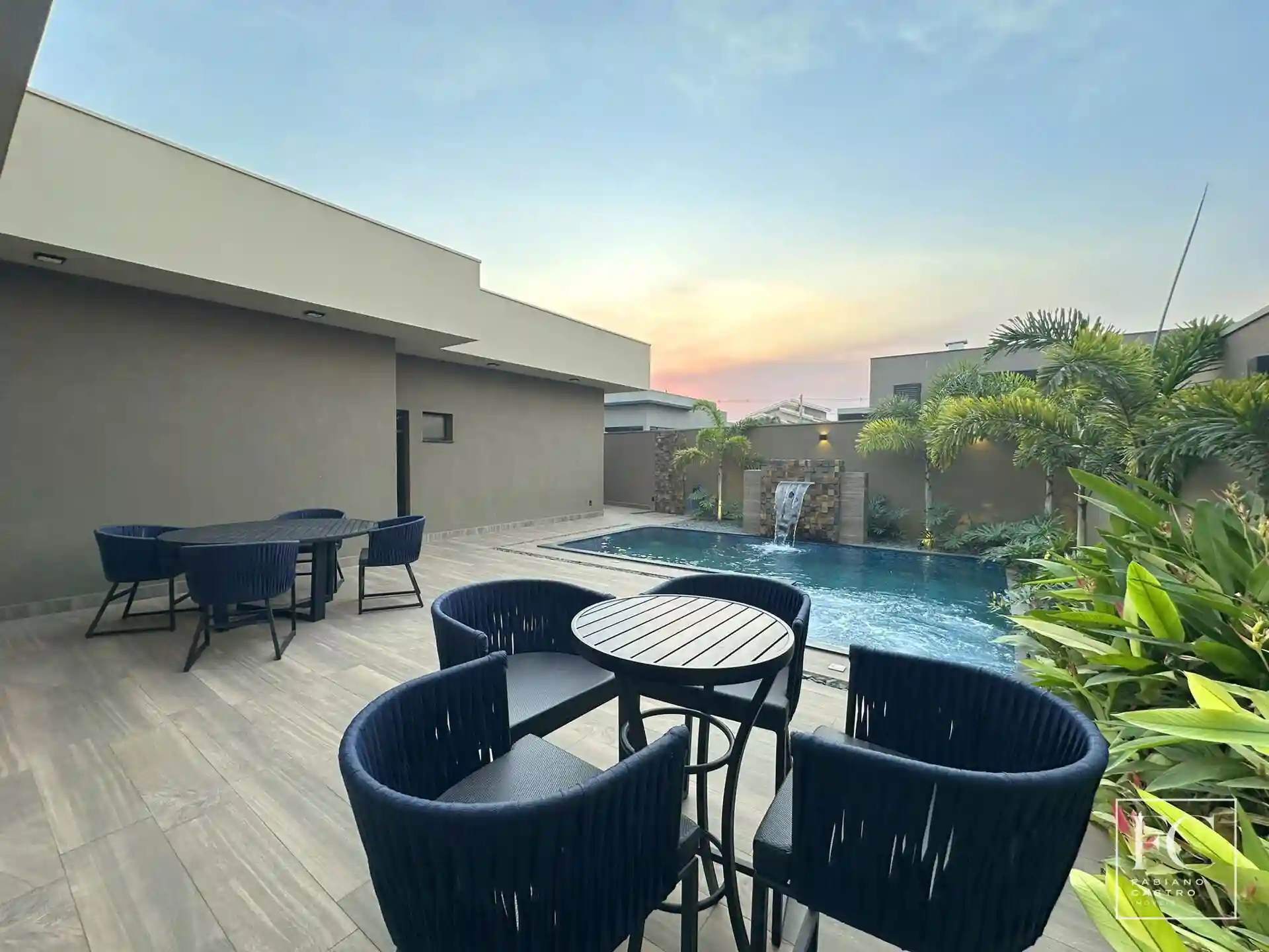 Casa de Condomínio com 3 quartos à venda, 304m² — foto 17 de 48