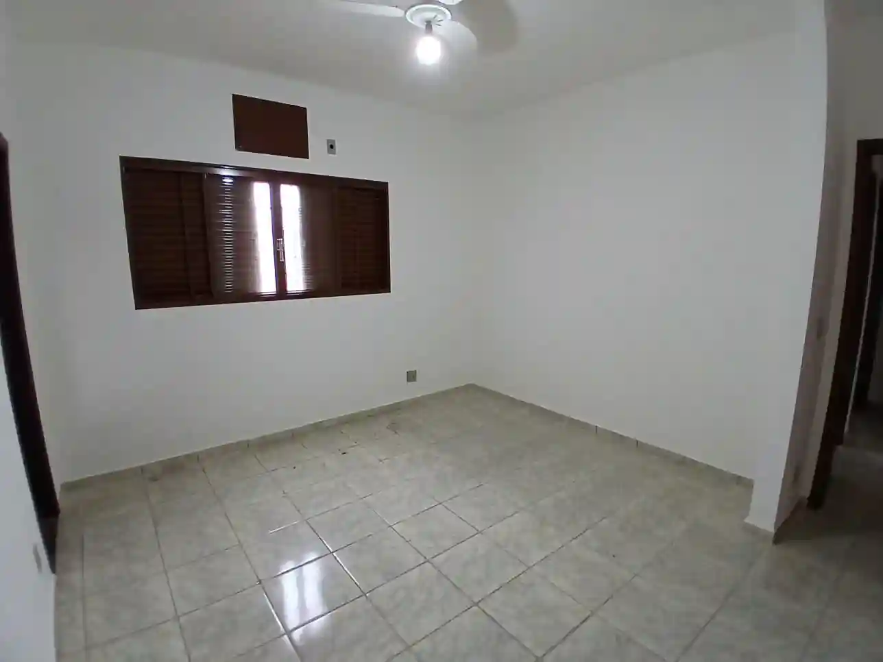 Casa com 4 quartos à venda, 10m² — foto 3 de 11