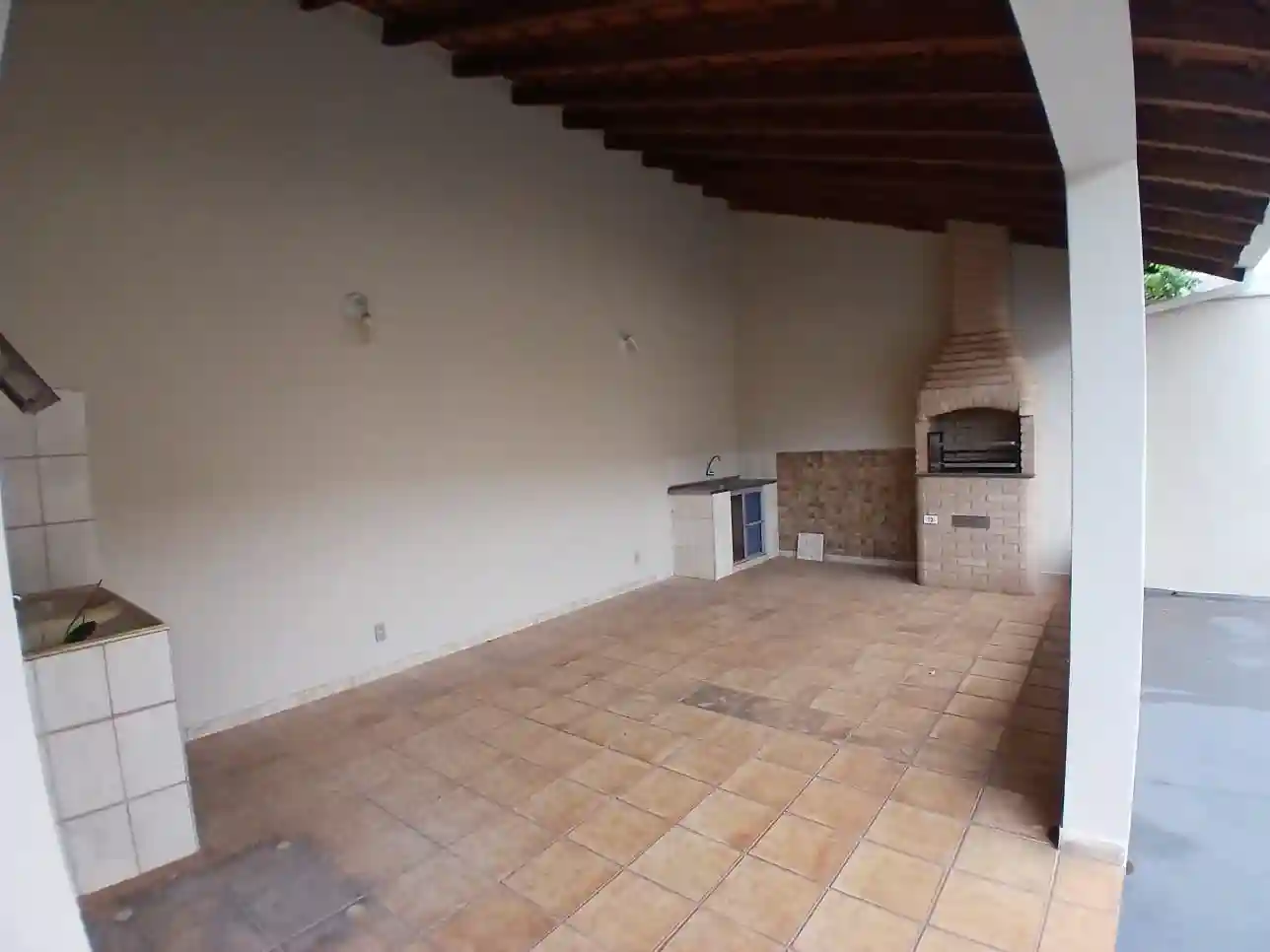 Casa com 4 quartos à venda, 10m² — foto 2 de 11