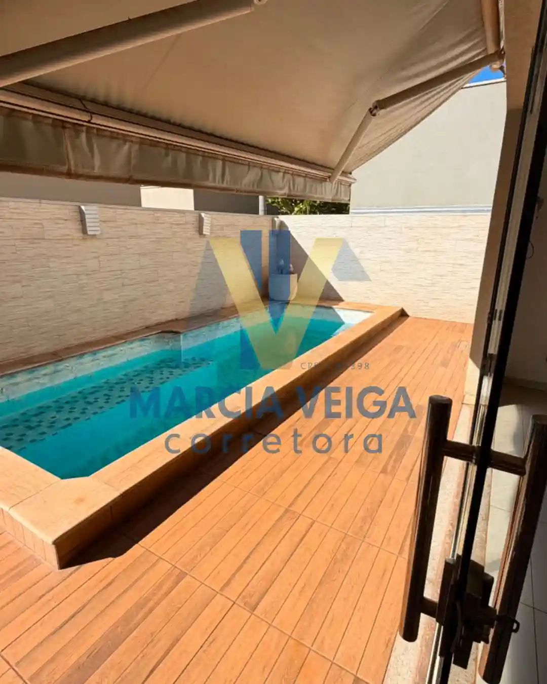 Casa de Condomínio com 3 quartos para aluguel, 999m² — foto 1 de 9