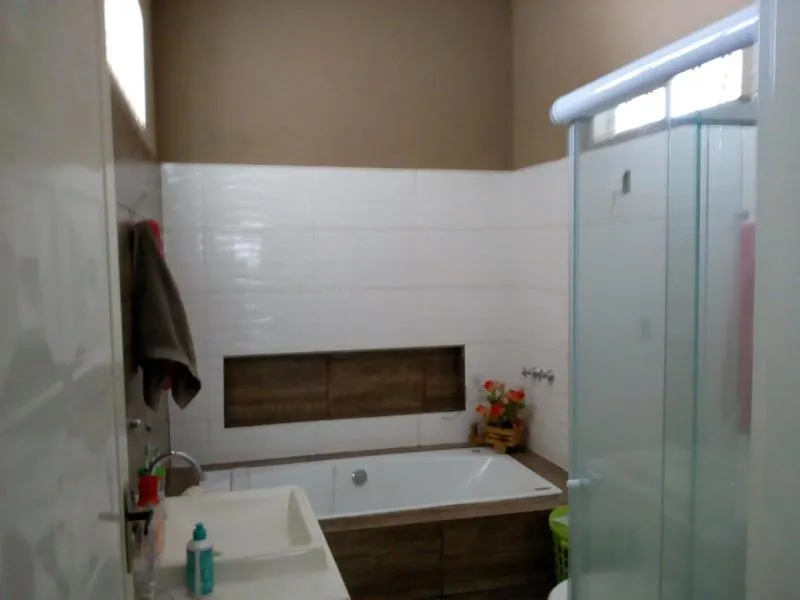 Casa à venda — foto 2 de 3