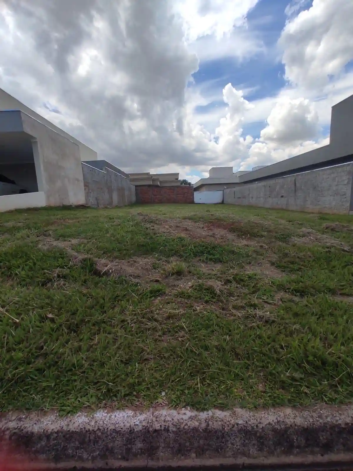 Terreno / Lote / Condomínio  à venda, 405m² — foto 2 de 2