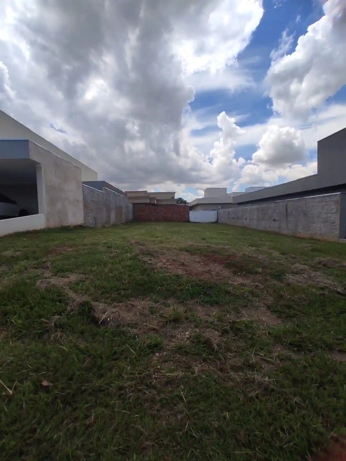 Terreno / Lote / Condomínio  à venda, 405m² — foto 1 de 2