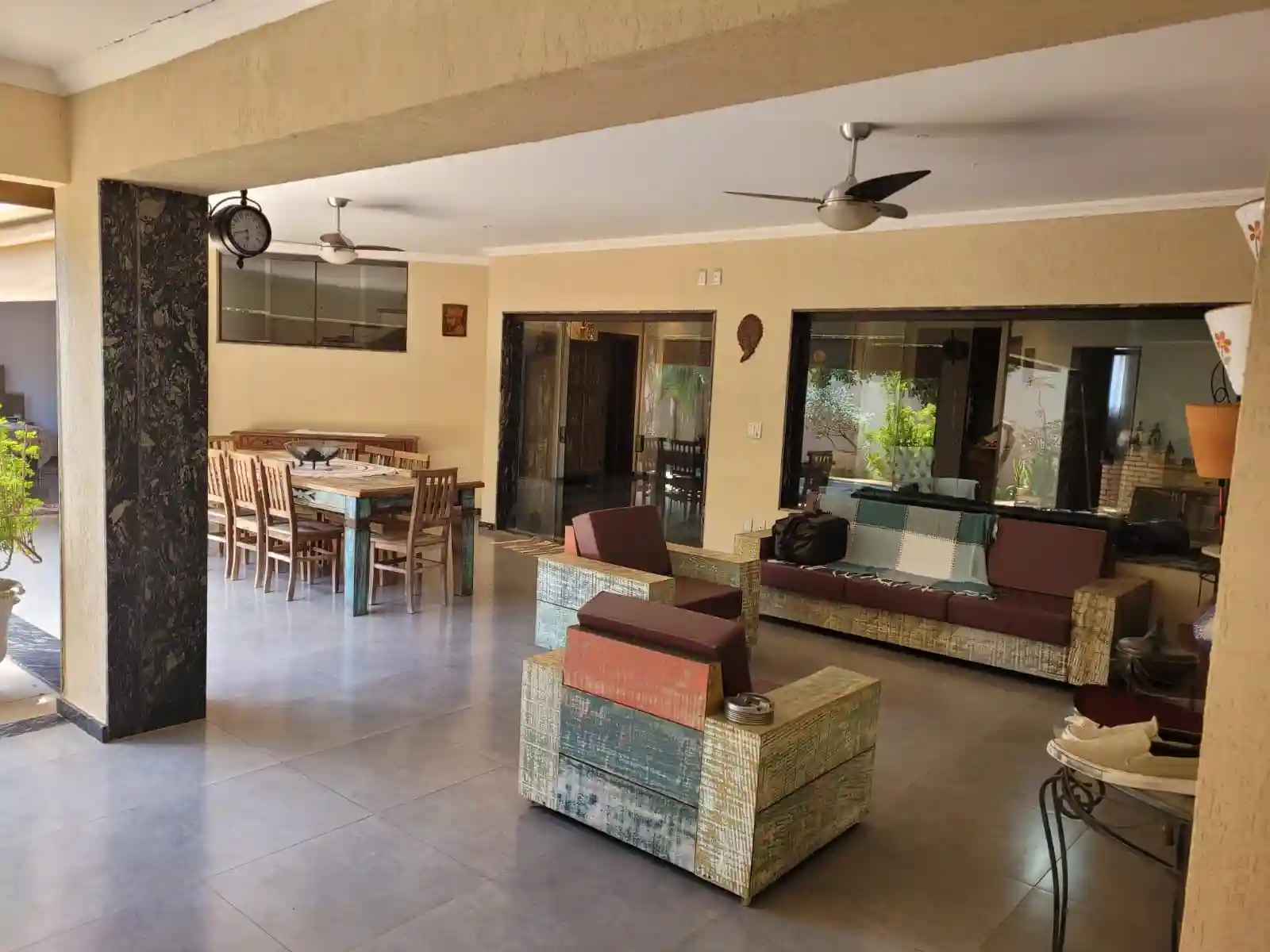 Casa de Condomínio com 5 quartos à venda, 574m² — foto 2 de 32