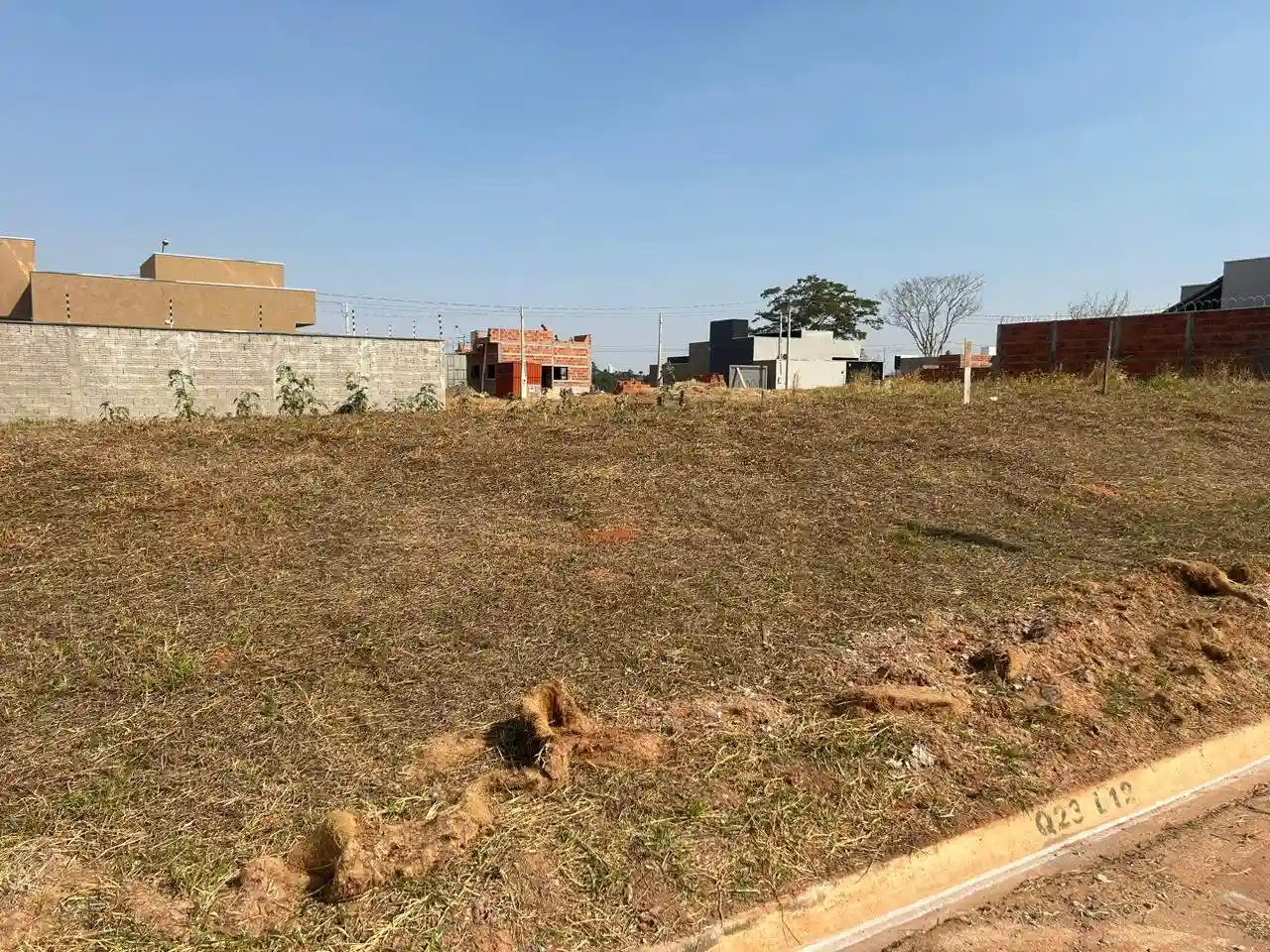 Terreno / Lote / Condomínio  à venda, 400m² — foto 2 de 4