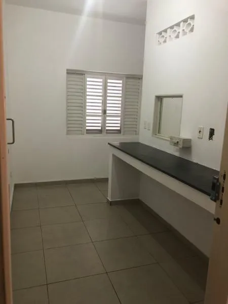 Casa à venda — foto 2 de 2