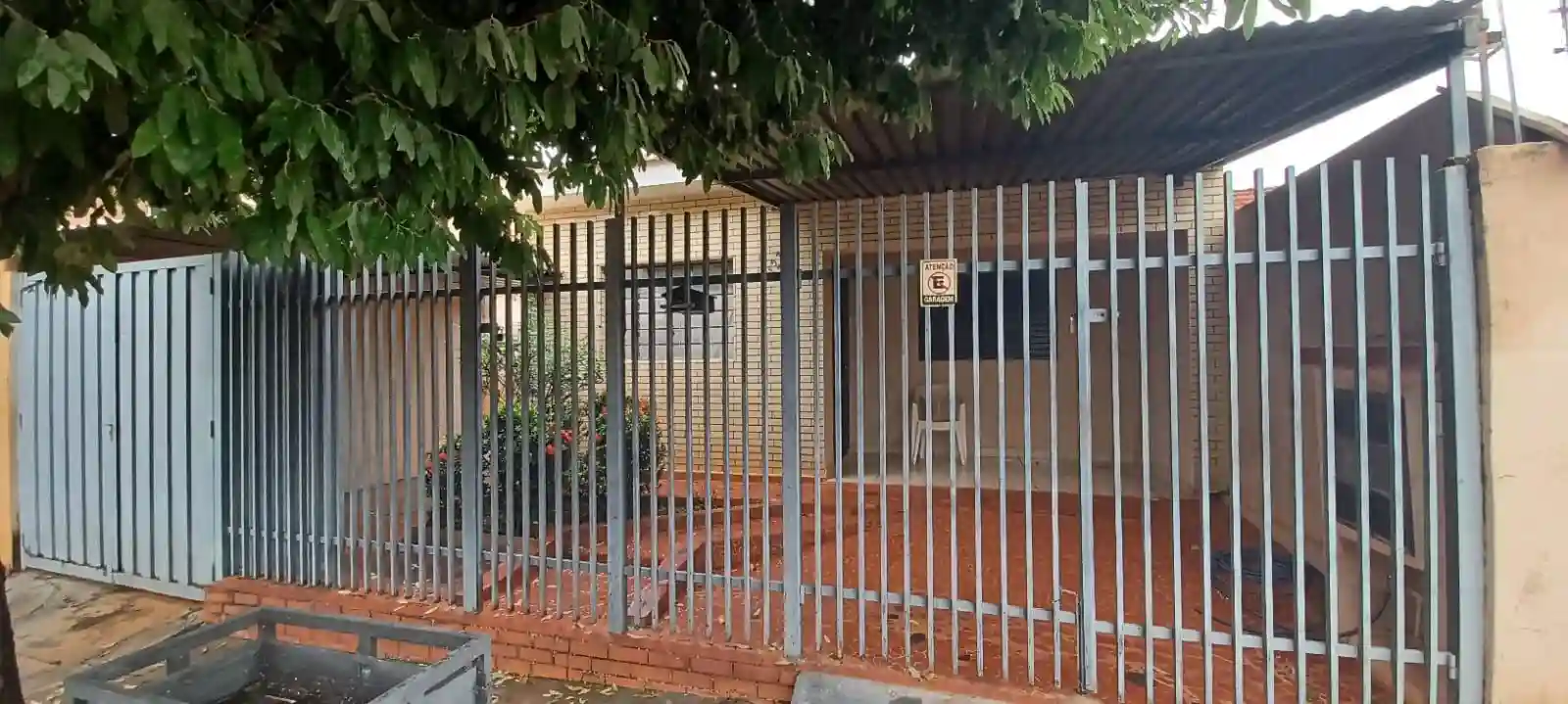 Casa com 3 quartos à venda, 98m² — foto 2 de 14
