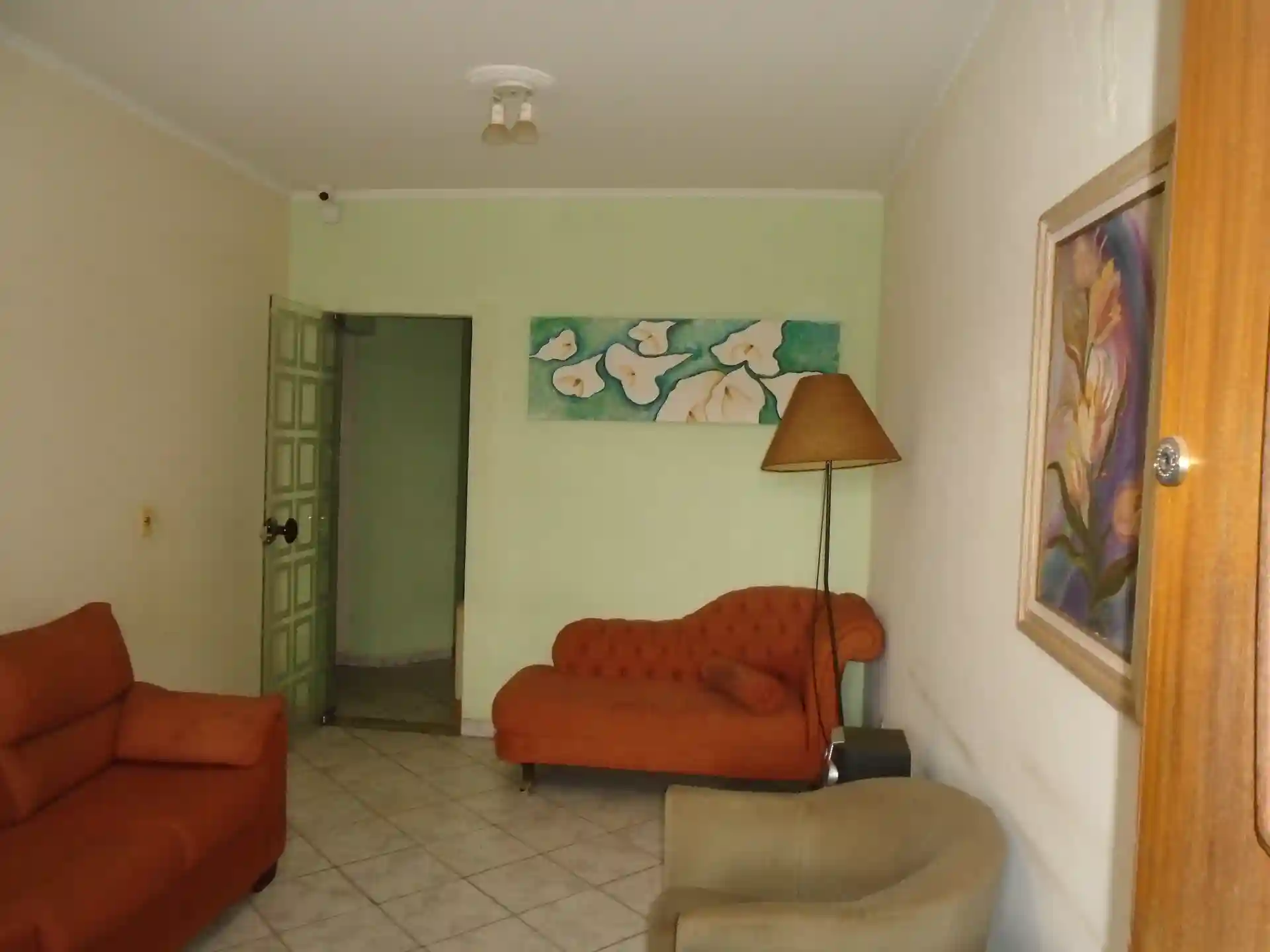 Casa com 2 quartos para aluguel — foto 3 de 17