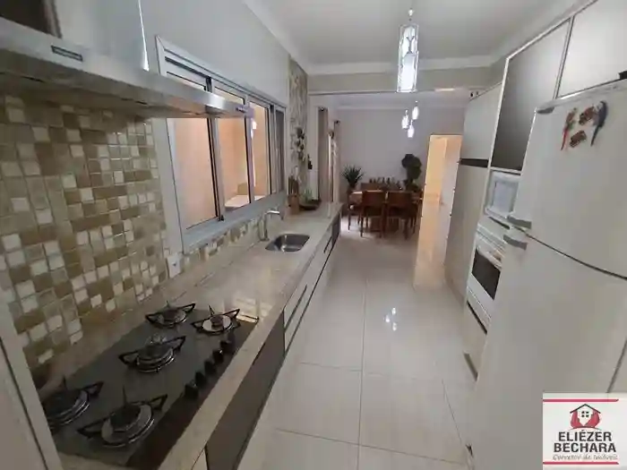 Casa com 3 quartos à venda, 257m² — foto 18 de 56