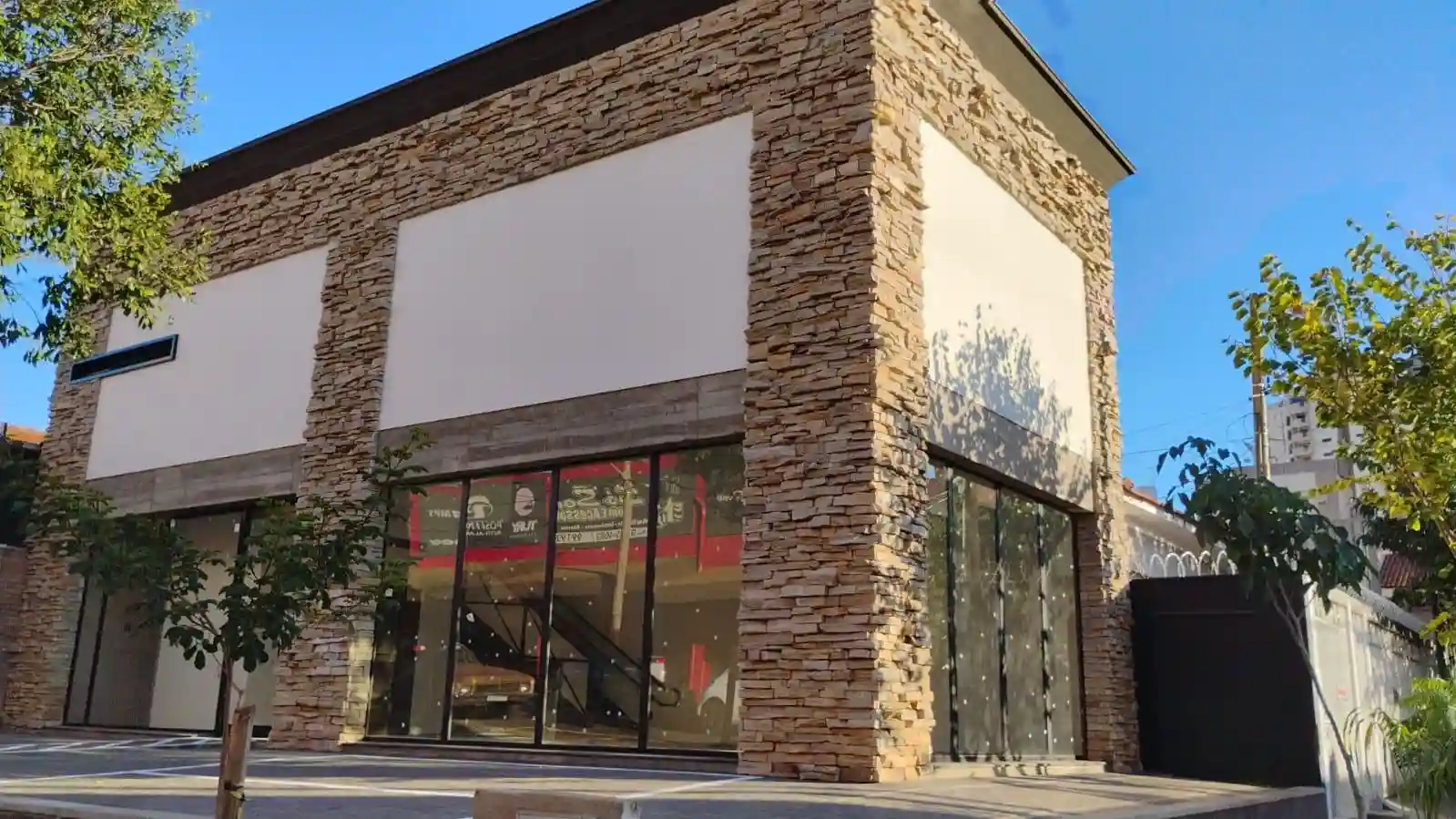 Loja / Salão / Ponto Comercial  para aluguel, 110m² — foto 2 de 8