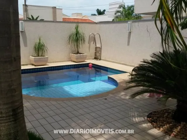 Casa de Condomínio à venda — foto 1 de 8