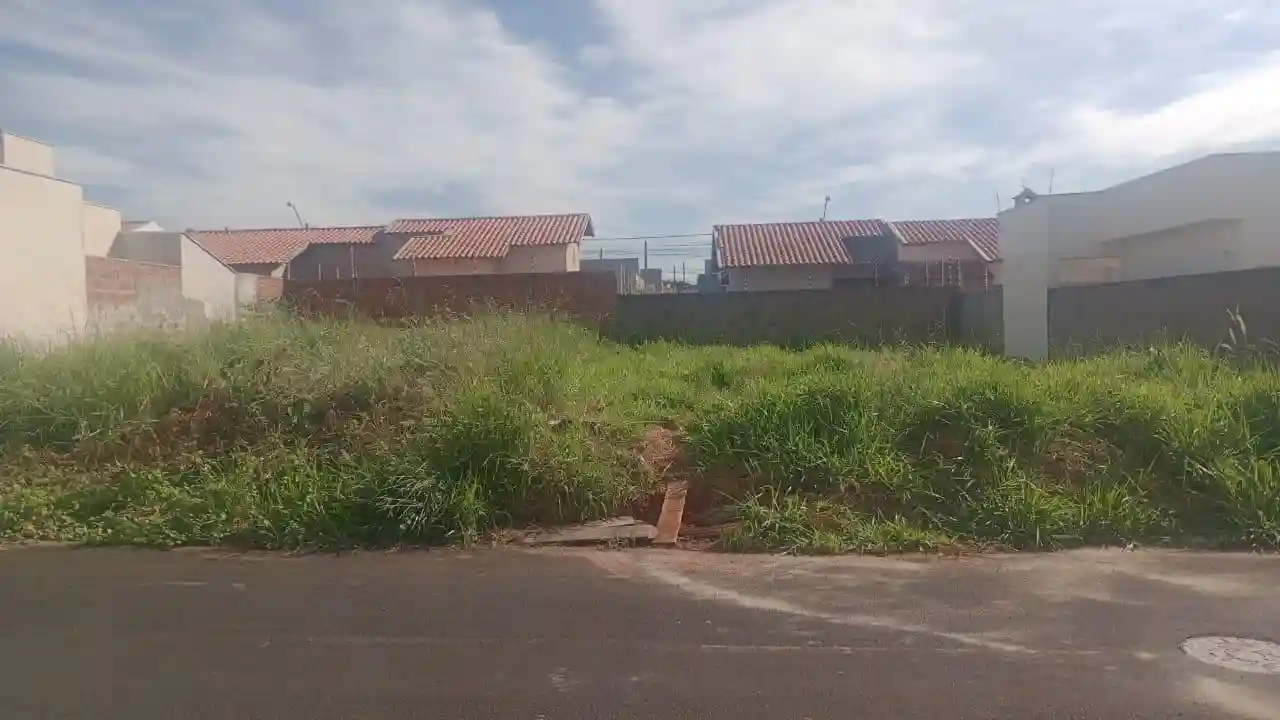 Terreno / Lote / Condomínio  à venda, 200m² — foto 1 de 1