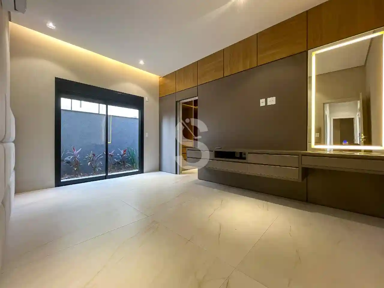 Casa de Condomínio com 3 quartos à venda, 248m² — foto 3 de 17
