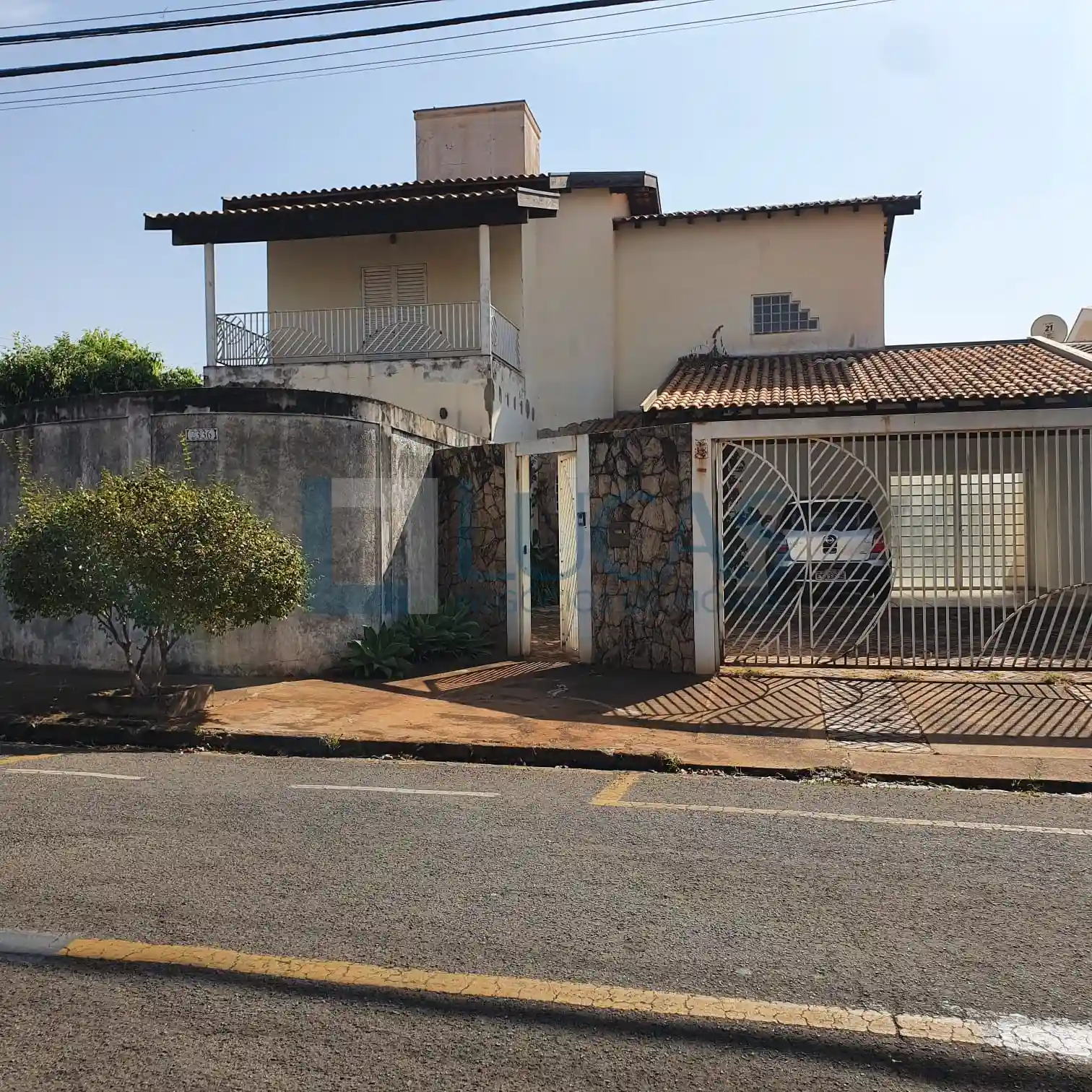 Casa com 3 quartos à venda, 310m² — foto 1 de 10