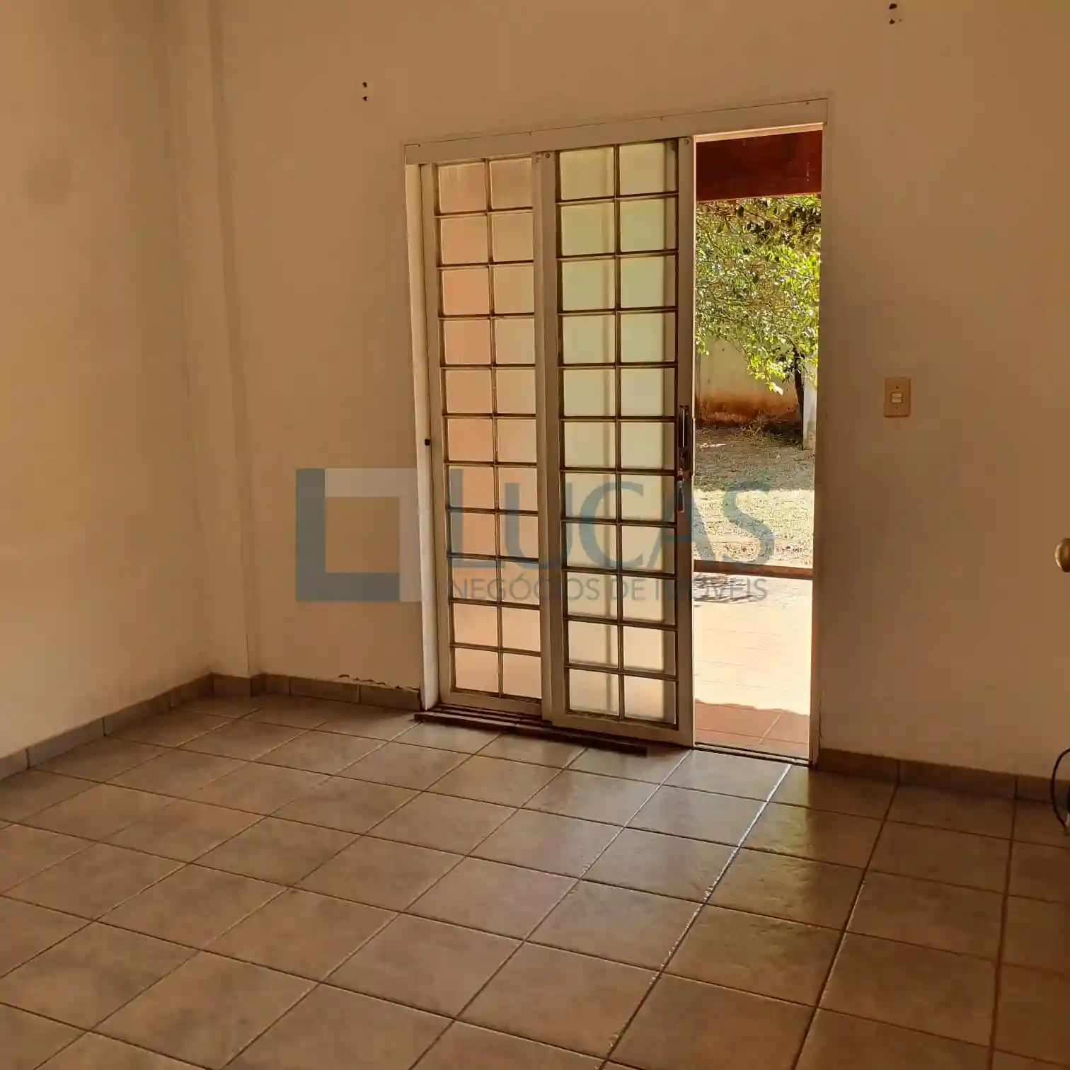 Casa com 3 quartos à venda, 310m² — foto 3 de 10
