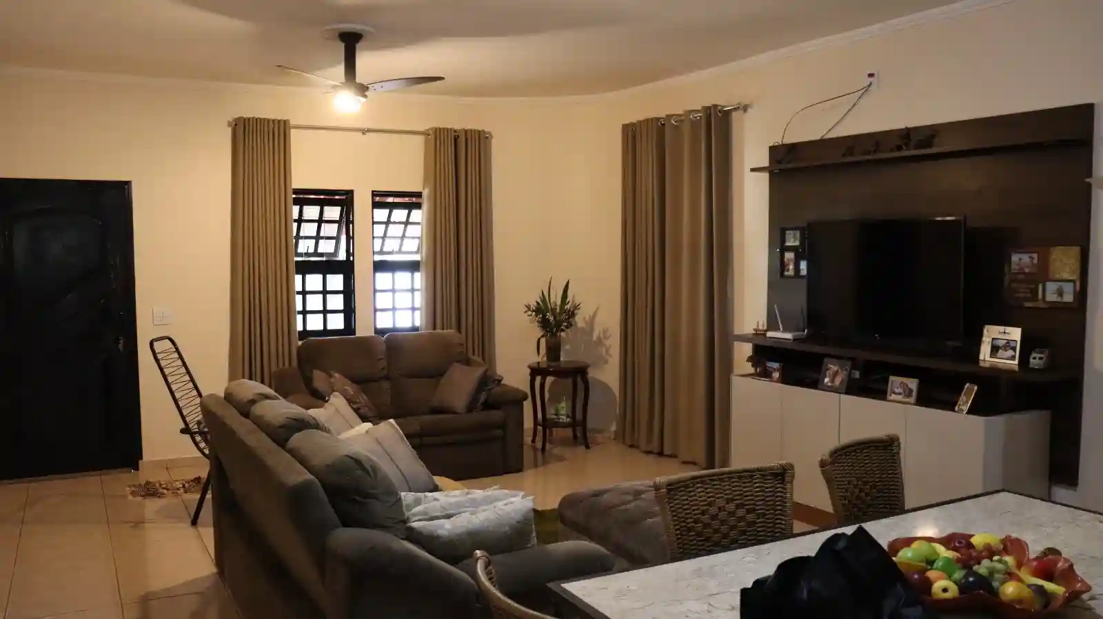 Fazenda / Sítio / Chácara com 3 quartos à venda, 1500m² — foto 2 de 16