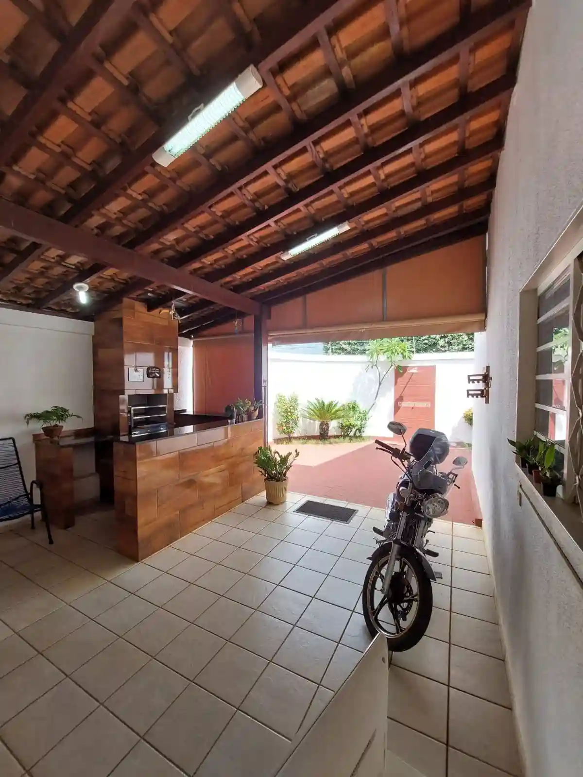 Casa com 3 quartos à venda, 330m² — foto 3 de 15