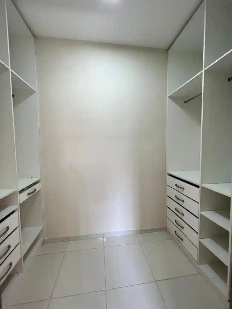 Casa com 3 quartos à venda, 200m² — foto 5 de 8