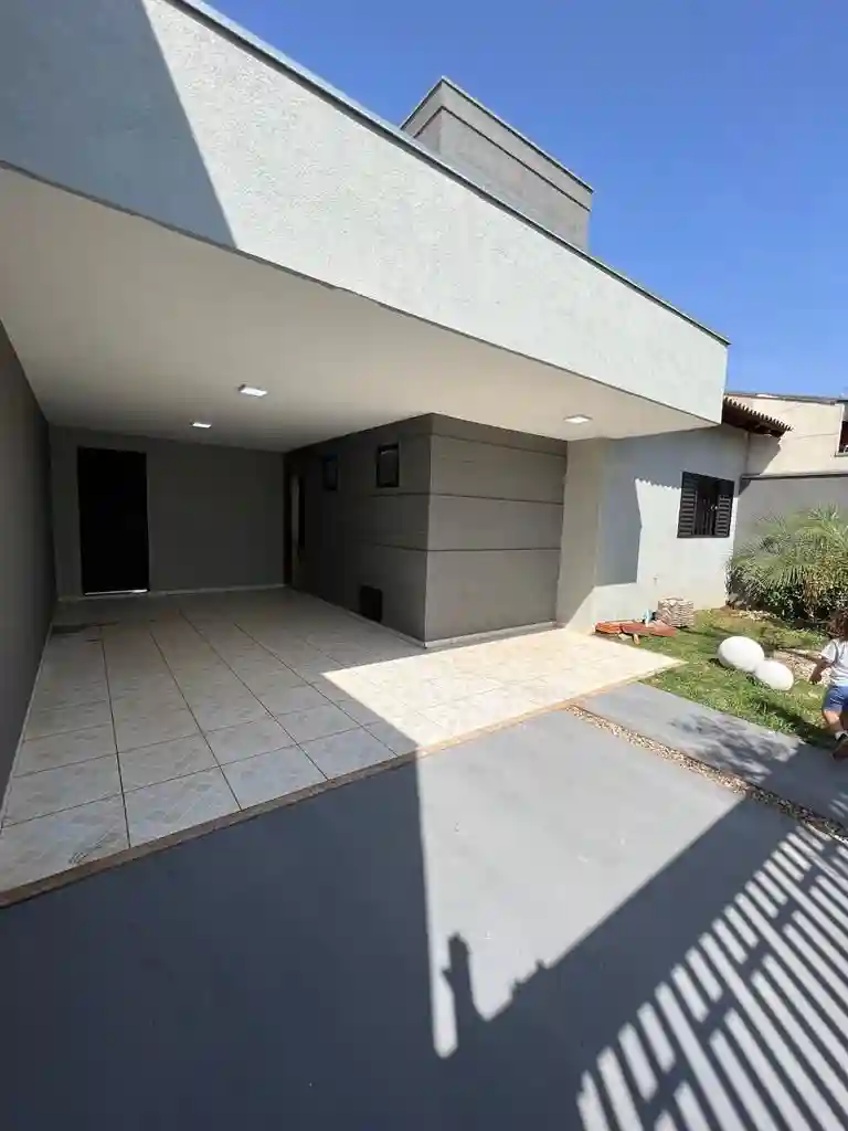 Casa com 3 quartos à venda, 200m² — foto 3 de 8