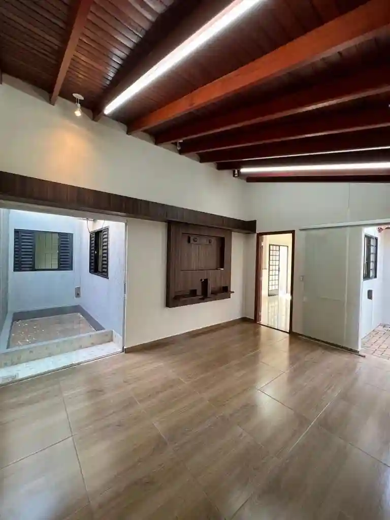 Casa com 3 quartos à venda, 200m² — foto 6 de 8