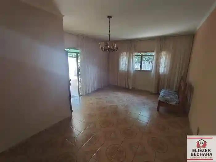Casa com 3 quartos à venda, 270m² — foto 2 de 30