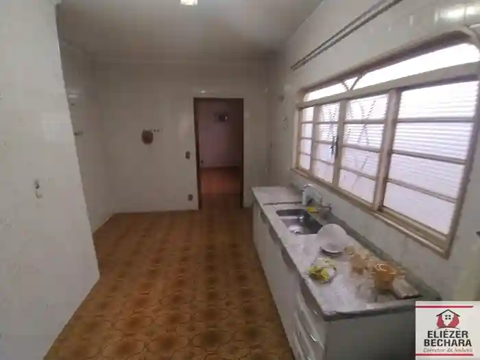 Casa com 3 quartos à venda, 270m² — foto 28 de 30