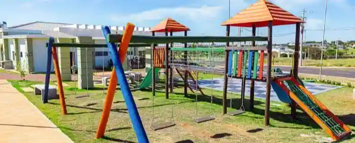 Terreno / Lote / Condomínio  à venda, 258m² — foto 2 de 8
