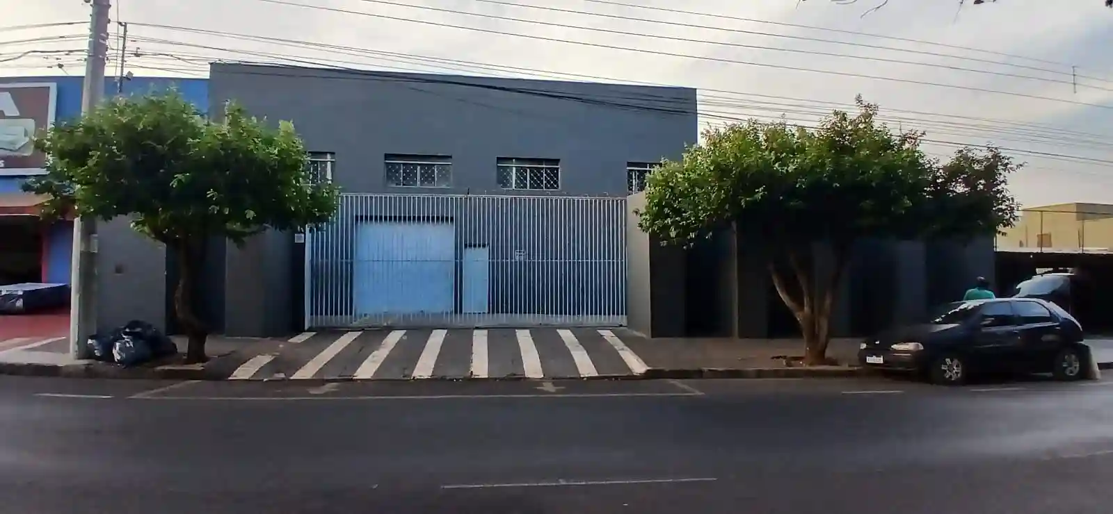 Casa Comercial  para aluguel, 350m² — foto 1 de 29