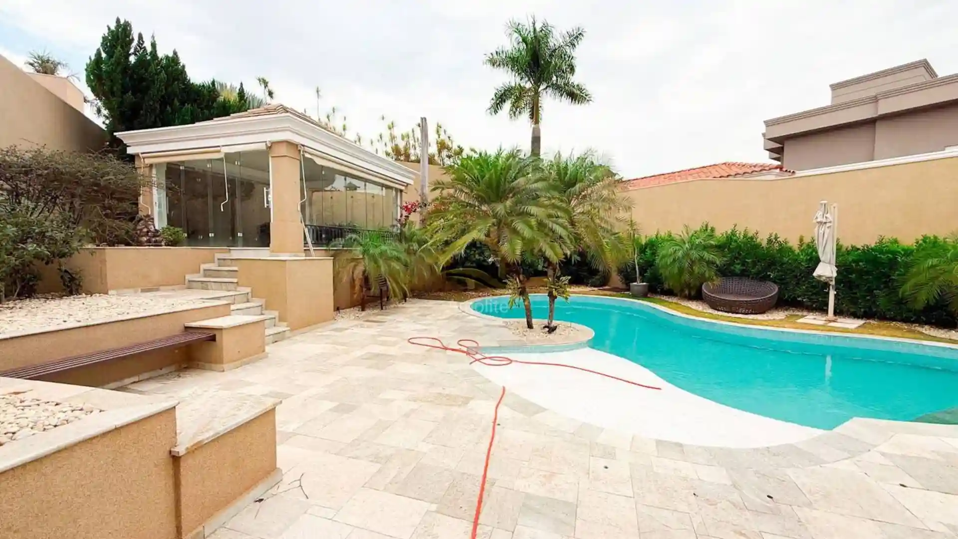 Casa de Condomínio com 4 quartos à venda, 550m² — foto 4 de 32