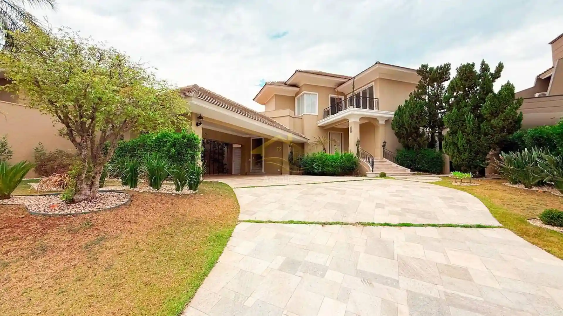 Casa de Condomínio com 4 quartos à venda, 550m² — foto 1 de 32