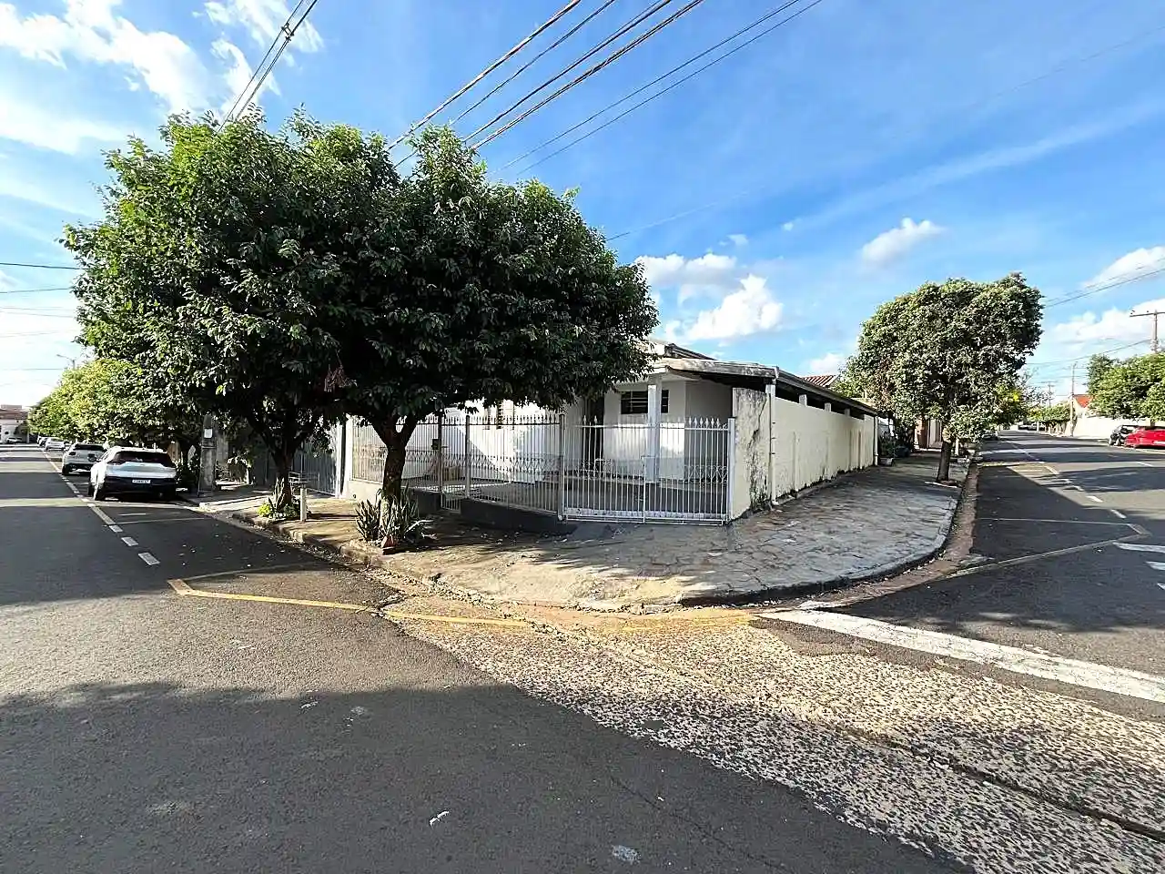 Casa com 2 quartos à venda, 80m² — foto 1 de 13