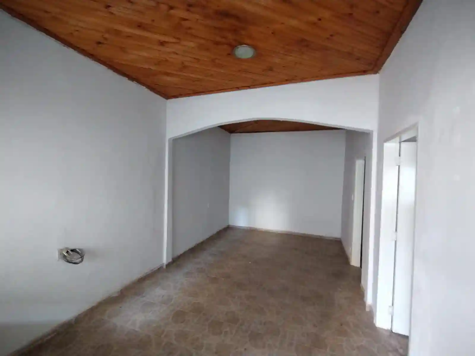 Casa com 2 quartos para aluguel, 60m² — foto 2 de 5