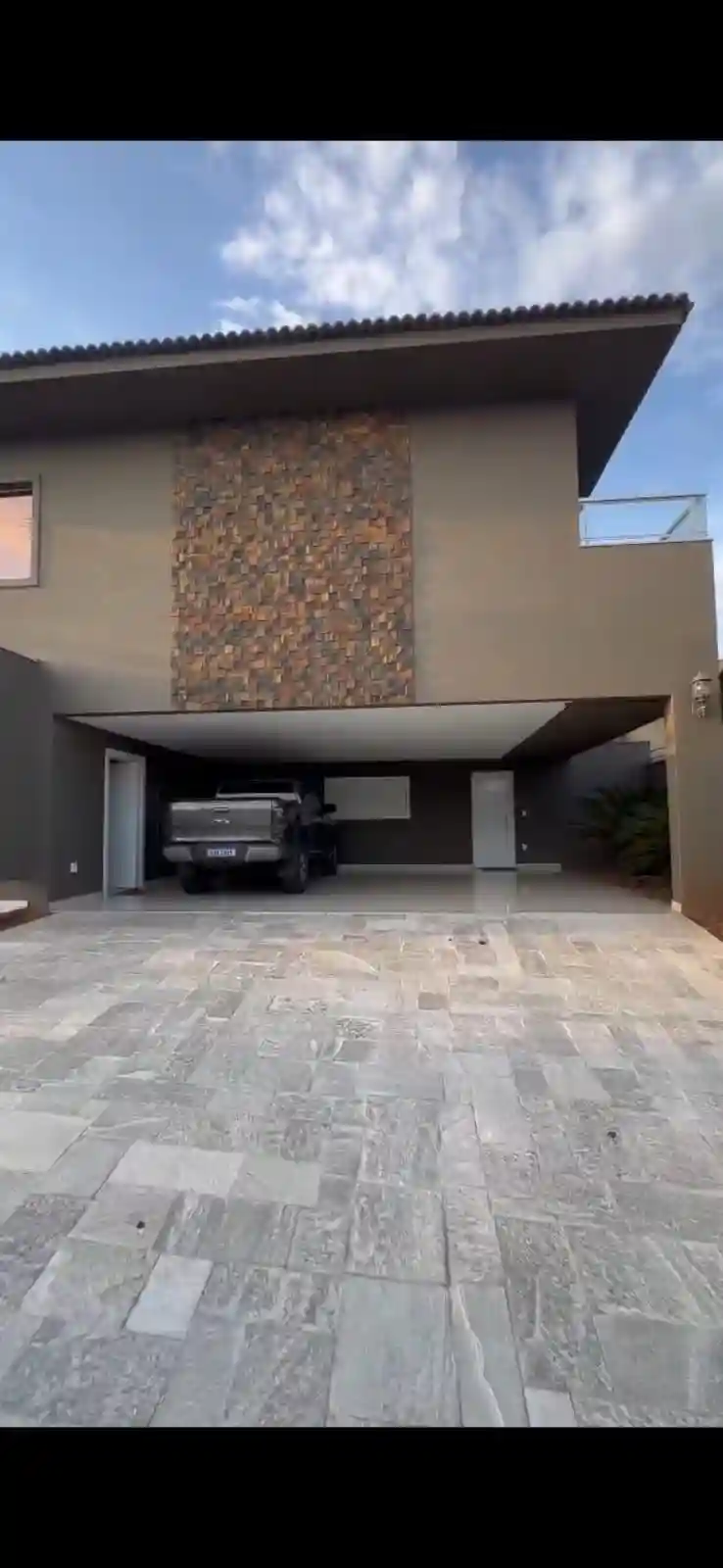 Casa de Condomínio com 4 quartos à venda, 380m² — foto 1 de 15