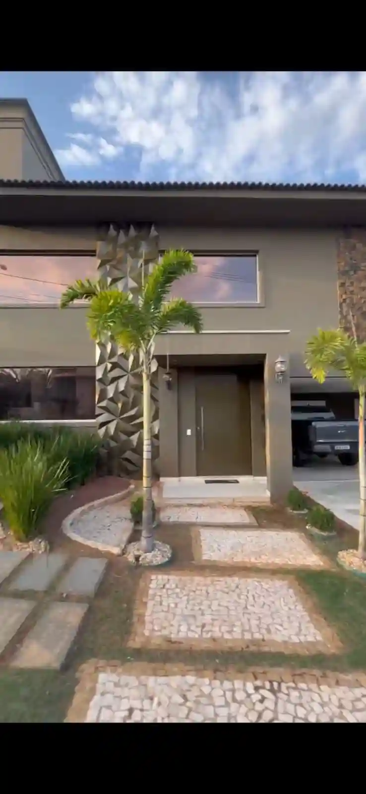 Casa de Condomínio com 4 quartos à venda, 380m² — foto 2 de 15