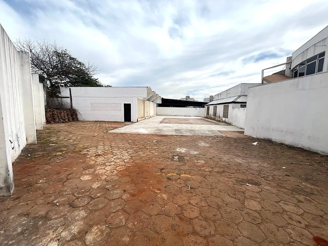 Loja / Salão / Ponto Comercial para aluguel, 2100m² — foto 23 de 23