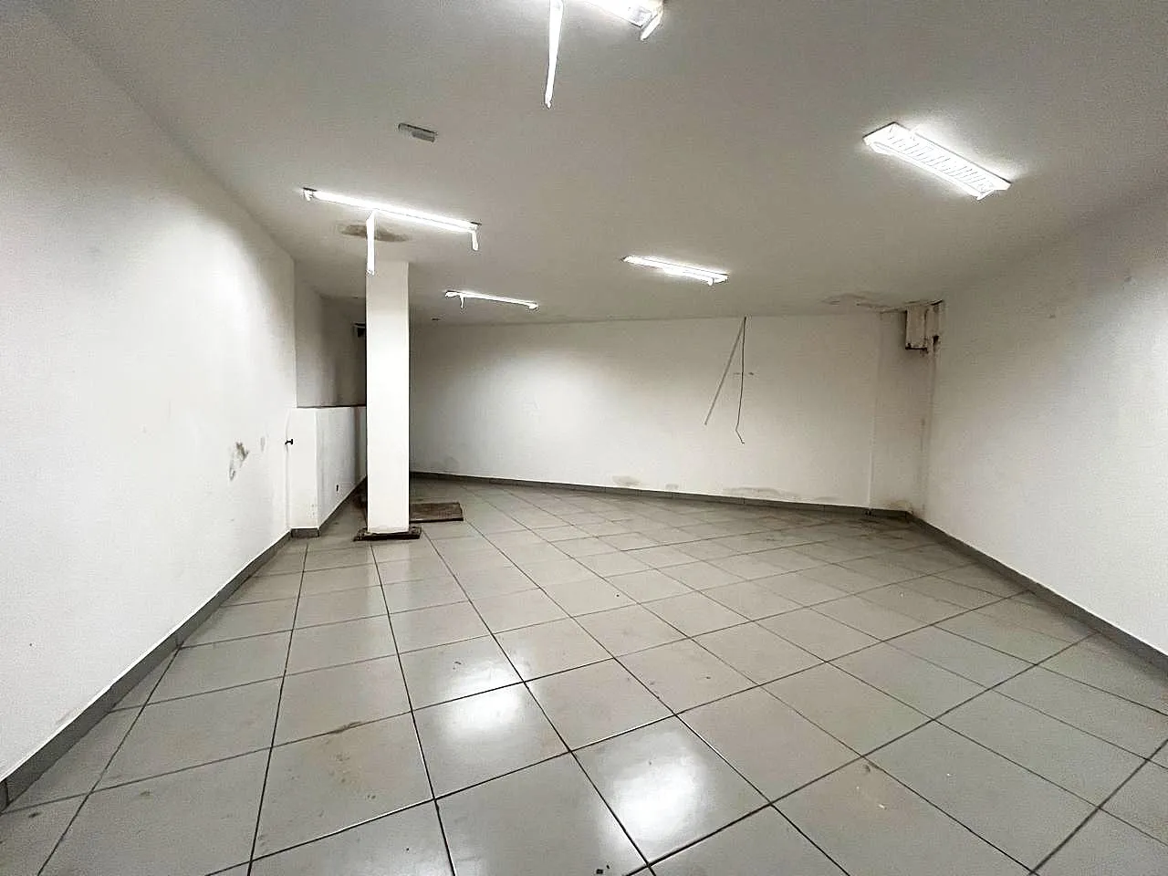 Loja / Salão / Ponto Comercial para aluguel, 2100m² — foto 19 de 23