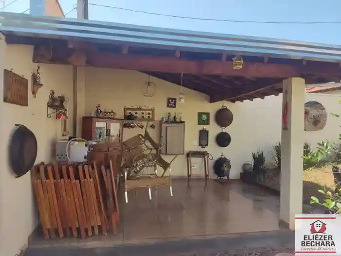 Casa com 3 quartos à venda, 200m² — foto 2 de 7