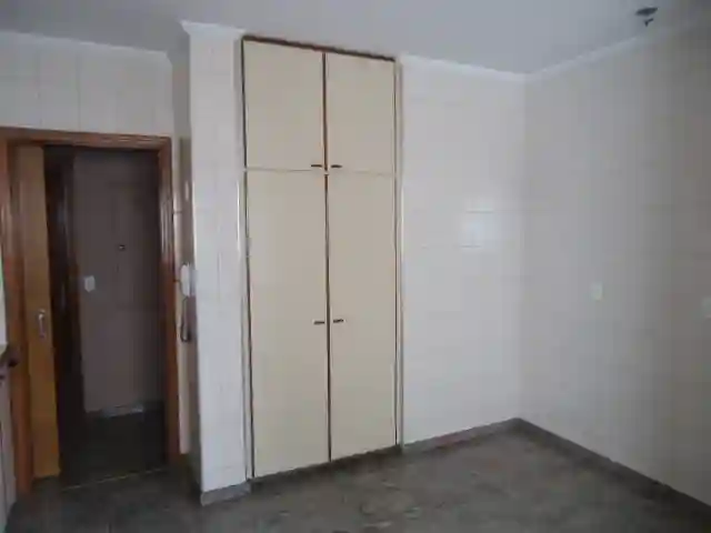 Apartamento com 3 quartos à venda, 300m² — foto 24 de 44