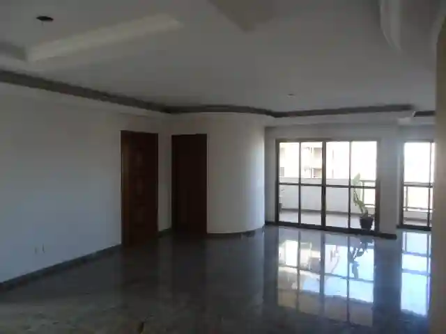 Apartamento com 3 quartos à venda, 300m² — foto 2 de 44