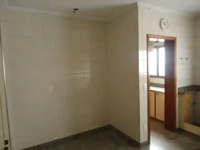 Apartamento com 3 quartos à venda, 300m² — foto 27 de 44
