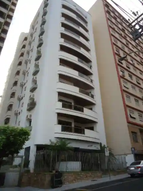 Apartamento com 3 quartos à venda, 300m² — foto 1 de 44